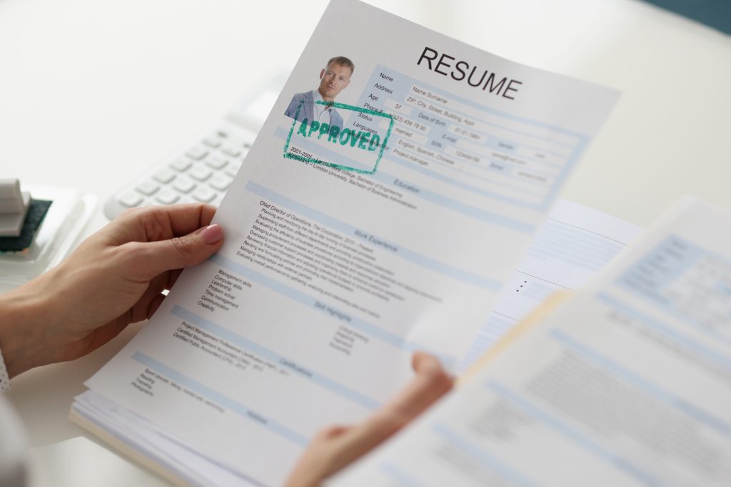 6 Ways to Fix Resume Formatting - 6 Ways To Fix Resume Formatting Mistakes And Save Space 1024x683 );